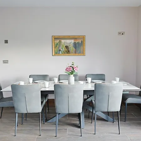 Up Yonder House - 6 Bedroom Family Letterkenny